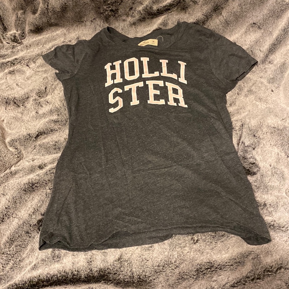 hollister medium t-shirt